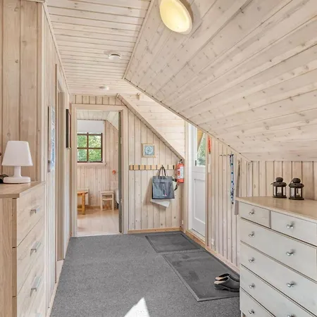 Niesina - 600m To The Fjord By Interhome *