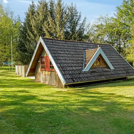 Niesina - 600m To The Fjord By Interhome *
